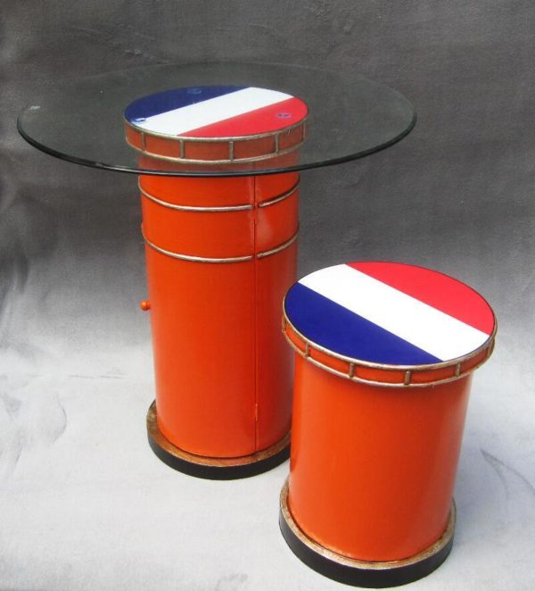 Tabouret repose-pieds exécuté par l'équipe nationale néerlandaise de Hollande - VDD World